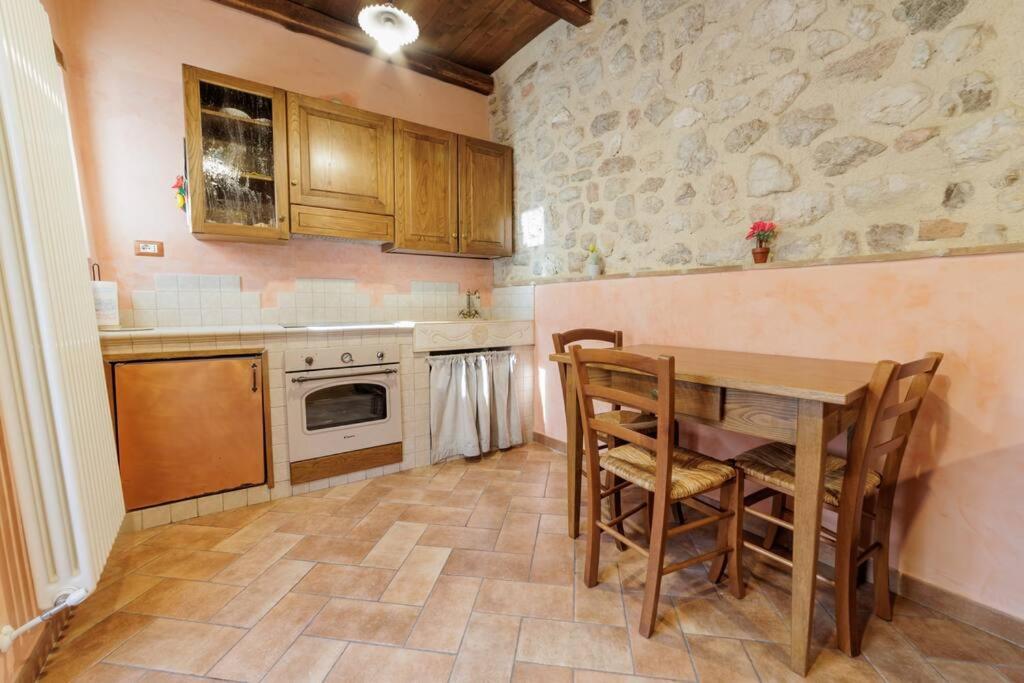 Appartamento Venturini Trevi Luaran gambar